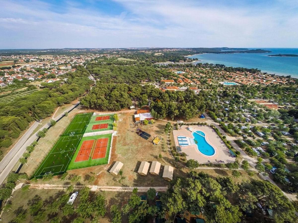 Lux Camp - Mobile Homes In Bi Village Fazana Exterior photo